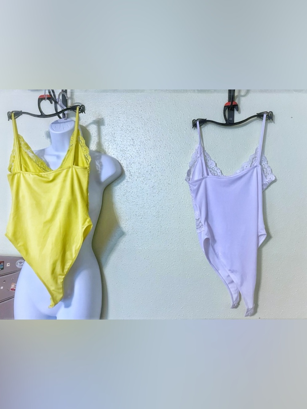 Zara BUNDLE Lace-Trim Surplice Bodysuit in Yellow & White - Picture 5 of 7